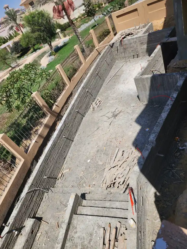 تصميم وتنفيذ حمامات سباحة